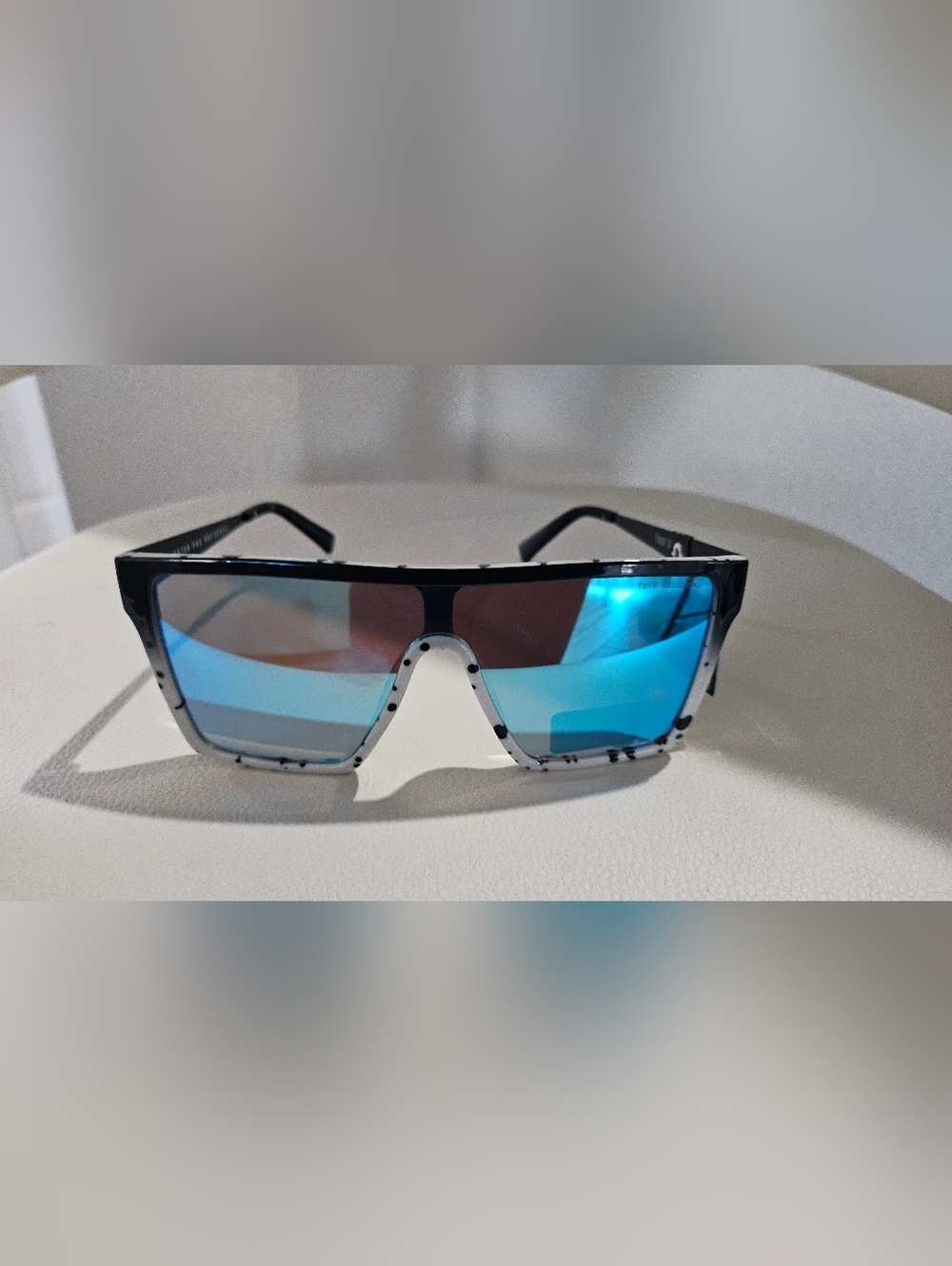 True Religion Shield Sunglasses Blue Mirrored Lens Black White Speckle UV400. - Picture 2 of 6